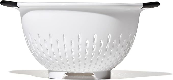 OXO Good Grips 3 QT Plastic Colander - Image 3