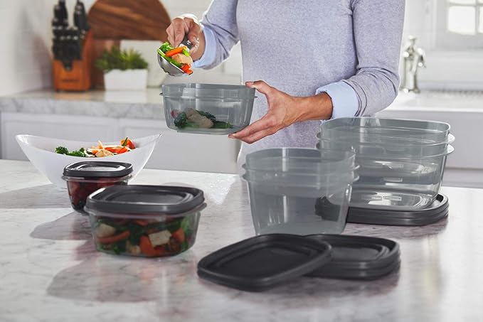 Rubbermaid EasyFindLids Food Storage Containers - Image 9