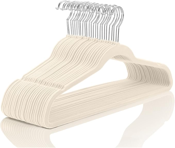 MIZGI Premium Velvet Hangers by MIZGI