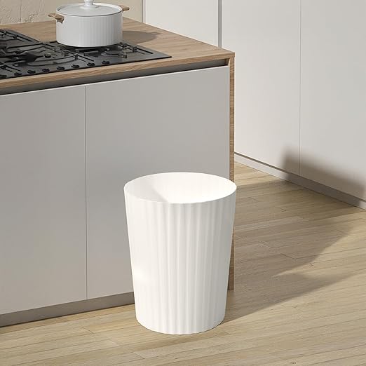 Versatile 2 Gallon Plastic Trash Can - Image 6