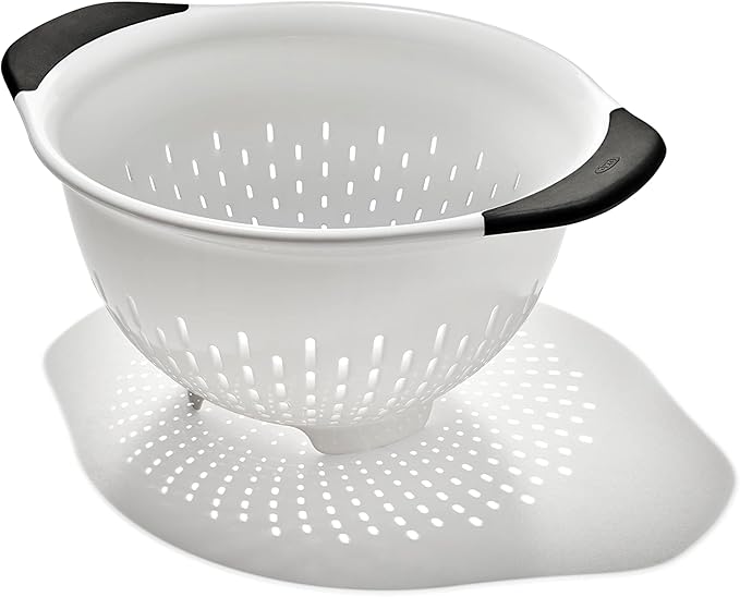 OXO Good Grips 3 QT Plastic Colander by OXO