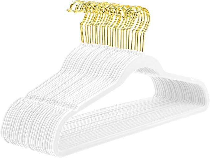 MIZGI Premium Velvet Hangers by MIZGI