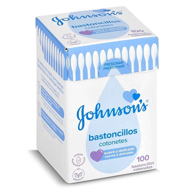 Johnsons and Johnsons Cotton Buds -Pack of 100 by JohnsonsBaby