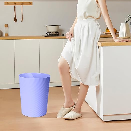 Small Trash Can - Image 5