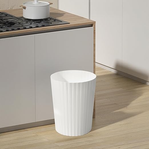 Versatile 2 Gallon Plastic Trash Can - Image 6