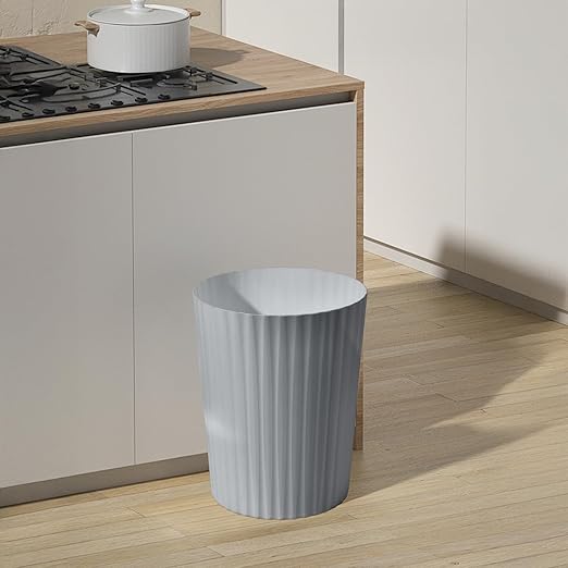 Versatile 2 Gallon Plastic Trash Can - Image 6