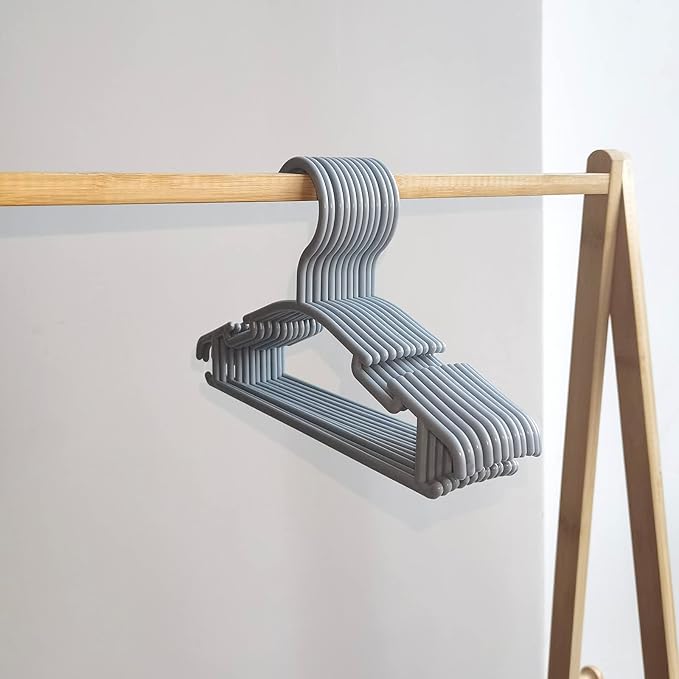 GoodtoU Toddler Hangers 100 Pack Gray Plastic Clothes Hangers - Image 6