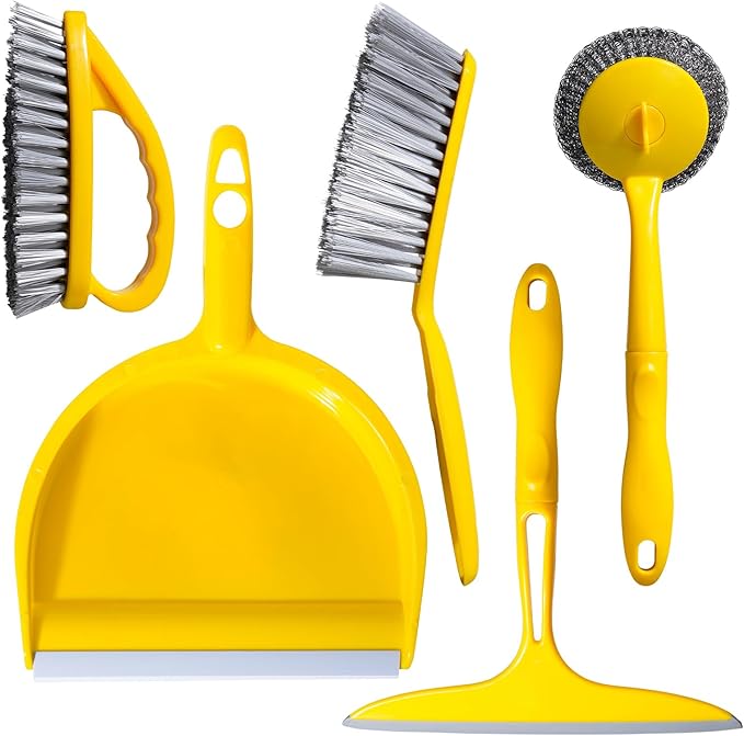 5-Piece Mini Desktop Cleaning Kit by oneleaf