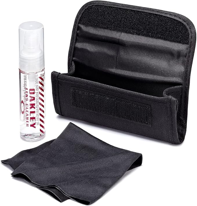 Oakley unisex-adult Lens Cleaning Kit Rectangular Eyeglass Cleaning Kit by Oakley