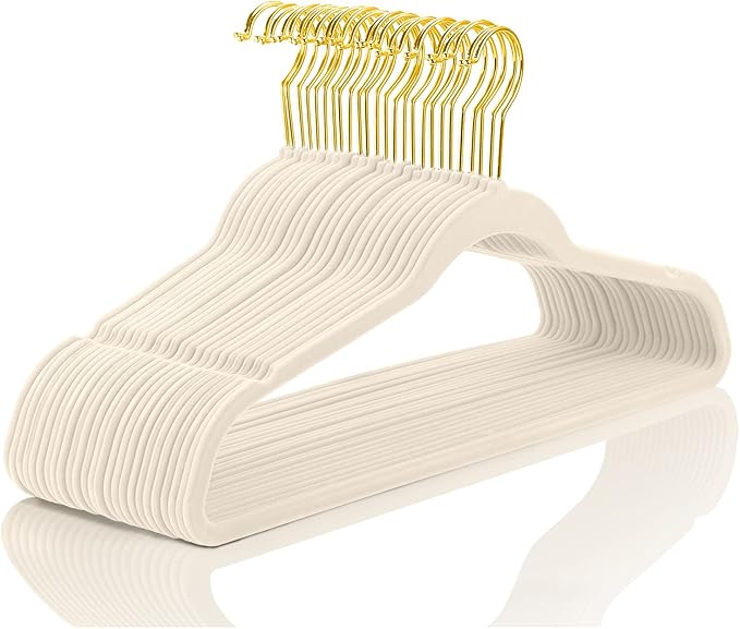 MIZGI Premium Velvet Hangers Pack 50 Pcs Heavyduty by MIZGI