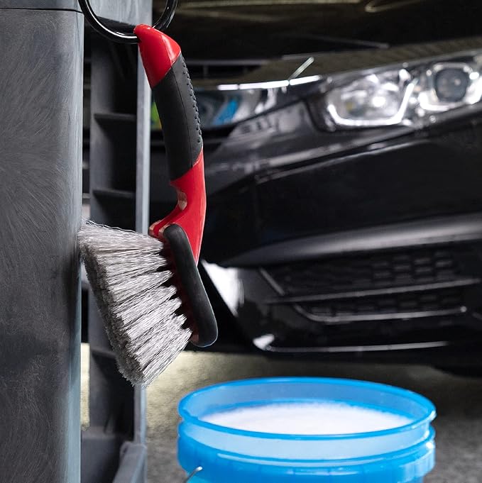 Mothers Car Wash Brush, Wheel and Fender Brush, Short Handle Tire Cleaner - Image 5