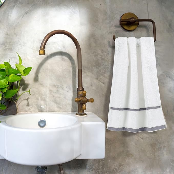 PiccoCasa Set of 2, 750 GSM Luxury White Hand Towels - Image 2