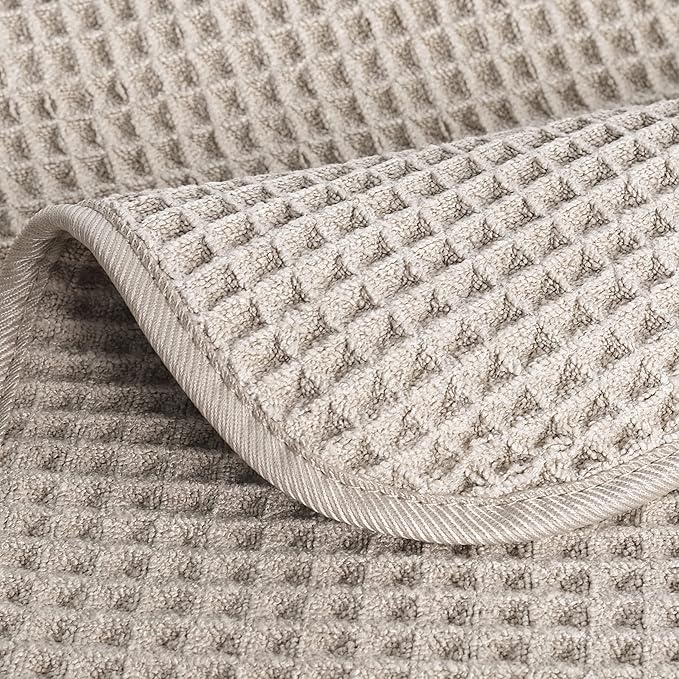 POLYTE 430 GSM Microfiber Lint Free Washcloth Face Towel, 13 x 13 in, 4 Pack - Image 4