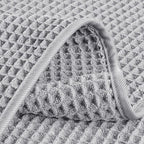 POLYTE 430 GSM Microfiber Lint Free Washcloth Face Towel, 13 x 13 in, 4 Pack - Image 4