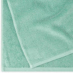 Amazon Basics Quick-Dry Lightweight Moisture Absorbing Bath Towel, 100% Cotton - Image 2