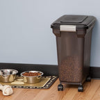 IRIS USA Airtight Dog Food Storage Container, WeatherPro, Removable Wheels - Image 5